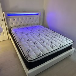 Queen size mattress pillow top 12" no bed frame included