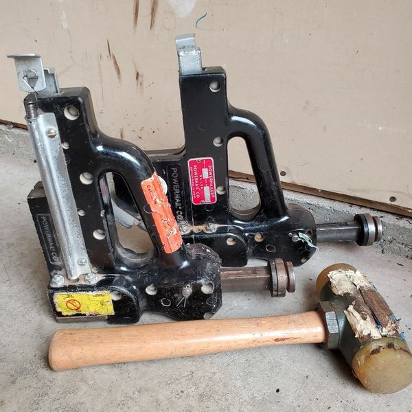 Hardwood Flooring Manual Nail Gun Set for Sale in Mountlake Terrace, WA