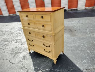 β¨ VINTAGE CHARM AT A FLIPPER-FRIENDLY PRICE! β¨