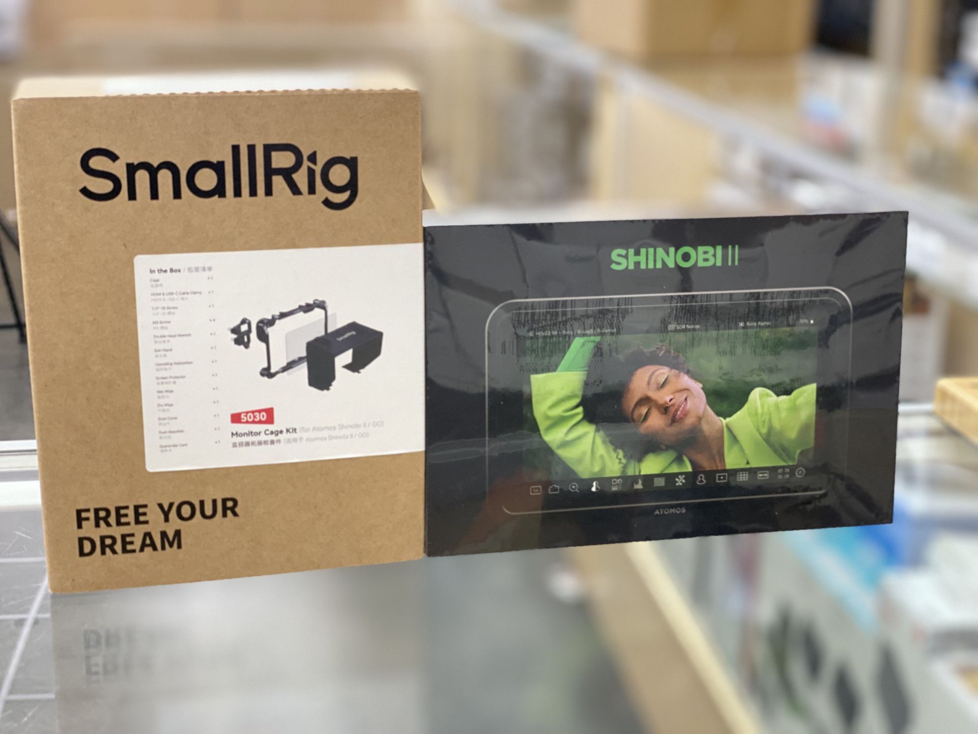 Atomos Shinobi II + Smallrig Cage,All Products : American Fashion Style Bags On Sale
