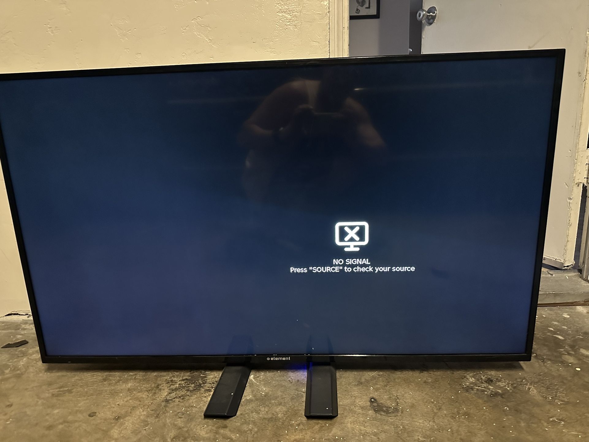 50” Roku Tv 80$ OBO