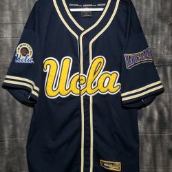 VINTAGE UCLA  BRUINS COLOSSEUM ATHLETICS  NCAA BASEBALL JERSEY  MENS SIZE XL
