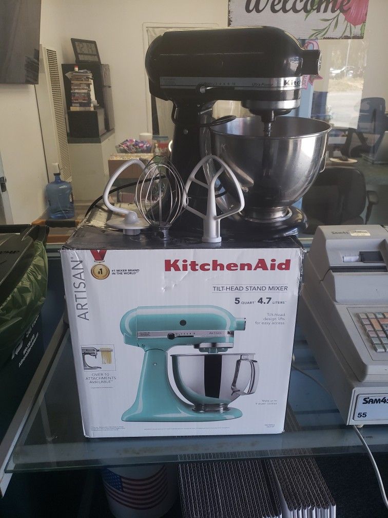 KitchenAid Tilt-head Stand Mixer With 3 Attachments