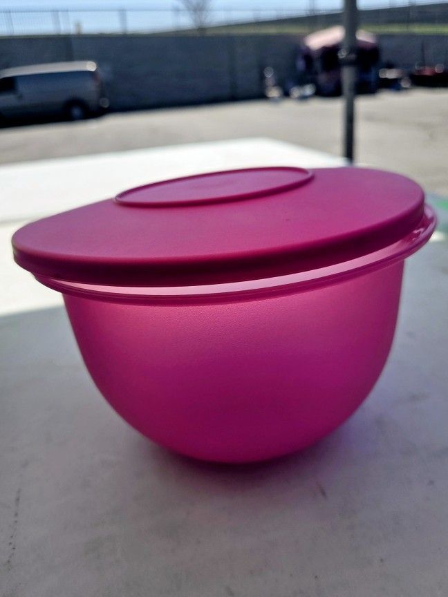 Tupperware Pink Storage Bowl 1.3L