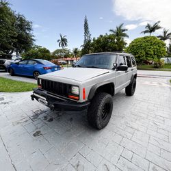 2000 Jeep Cherokee
