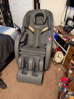 Zero gravity Massage chair with voice control