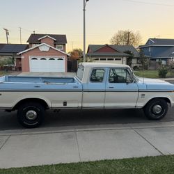 1975 Ford F-350 Custom Cab. 