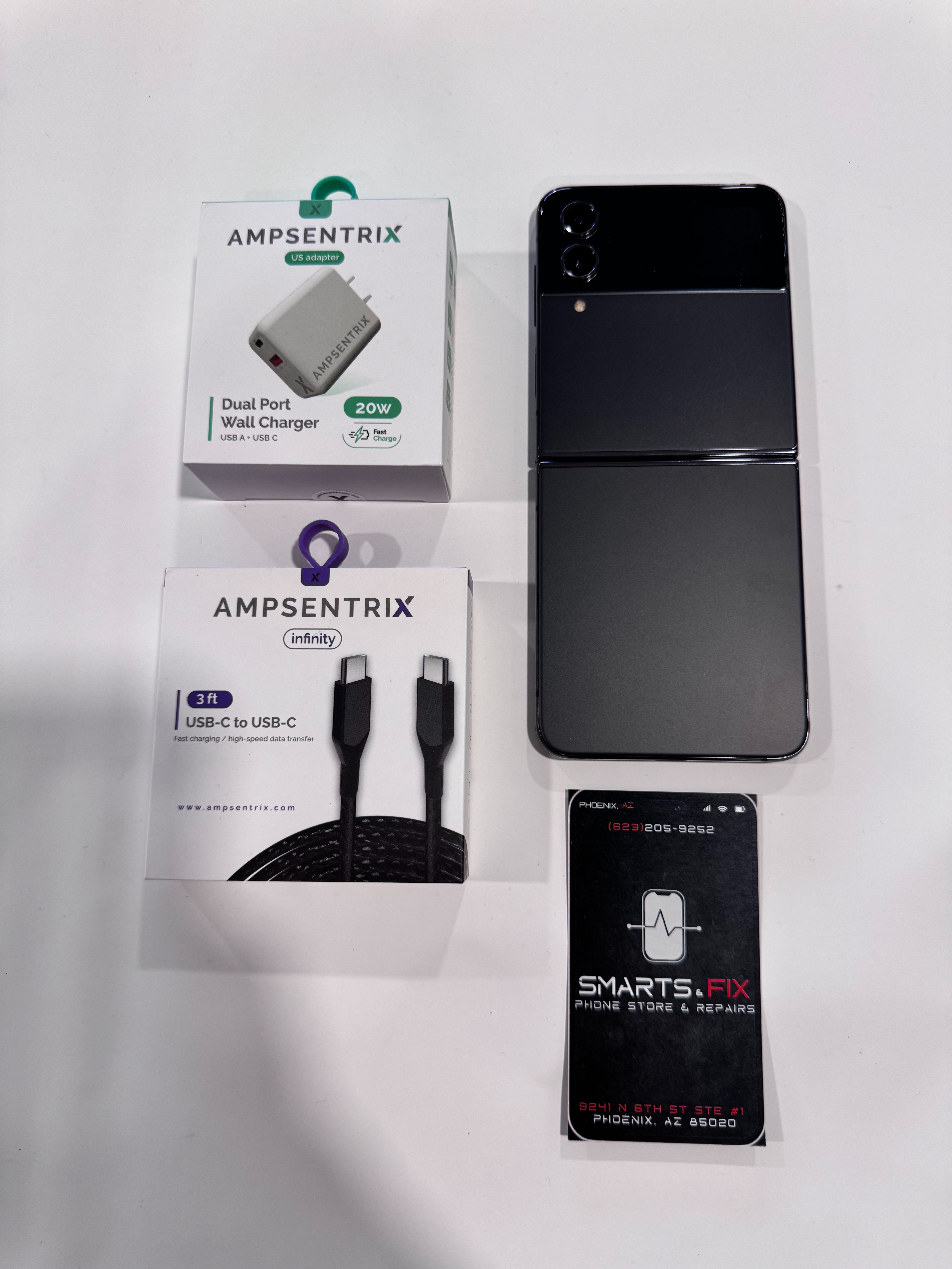 Samsung Galaxy Z Flip 4 128 GB - Black (Unlocked) + Warranty