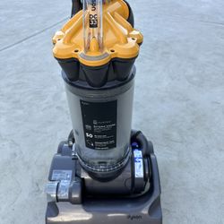 Dyson DC 33 Upright Vacuum Cleaner Yellow