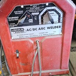 AC / DC  LINCOLN WELDER