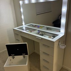 10 Drawer Vanity Mirror