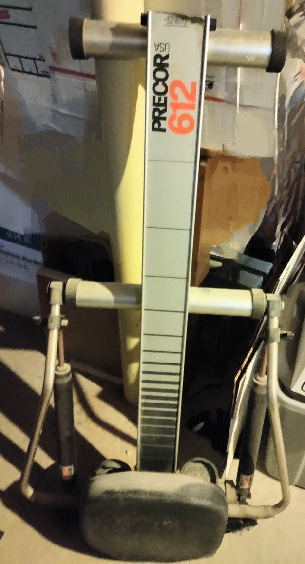 PReCOR 612 ROWING MACHINE .. Not Used Much