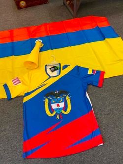 Paquete Colombiano de playera, bandera y trompeta