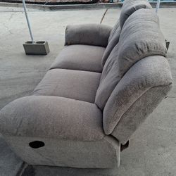 Loveseat Recylner 