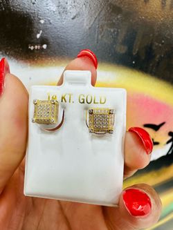 14k Diamond Stud Earrings