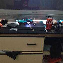 Ps4 With Two Controller 