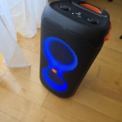 Portable Party Speaker/ JBL Party Box 110