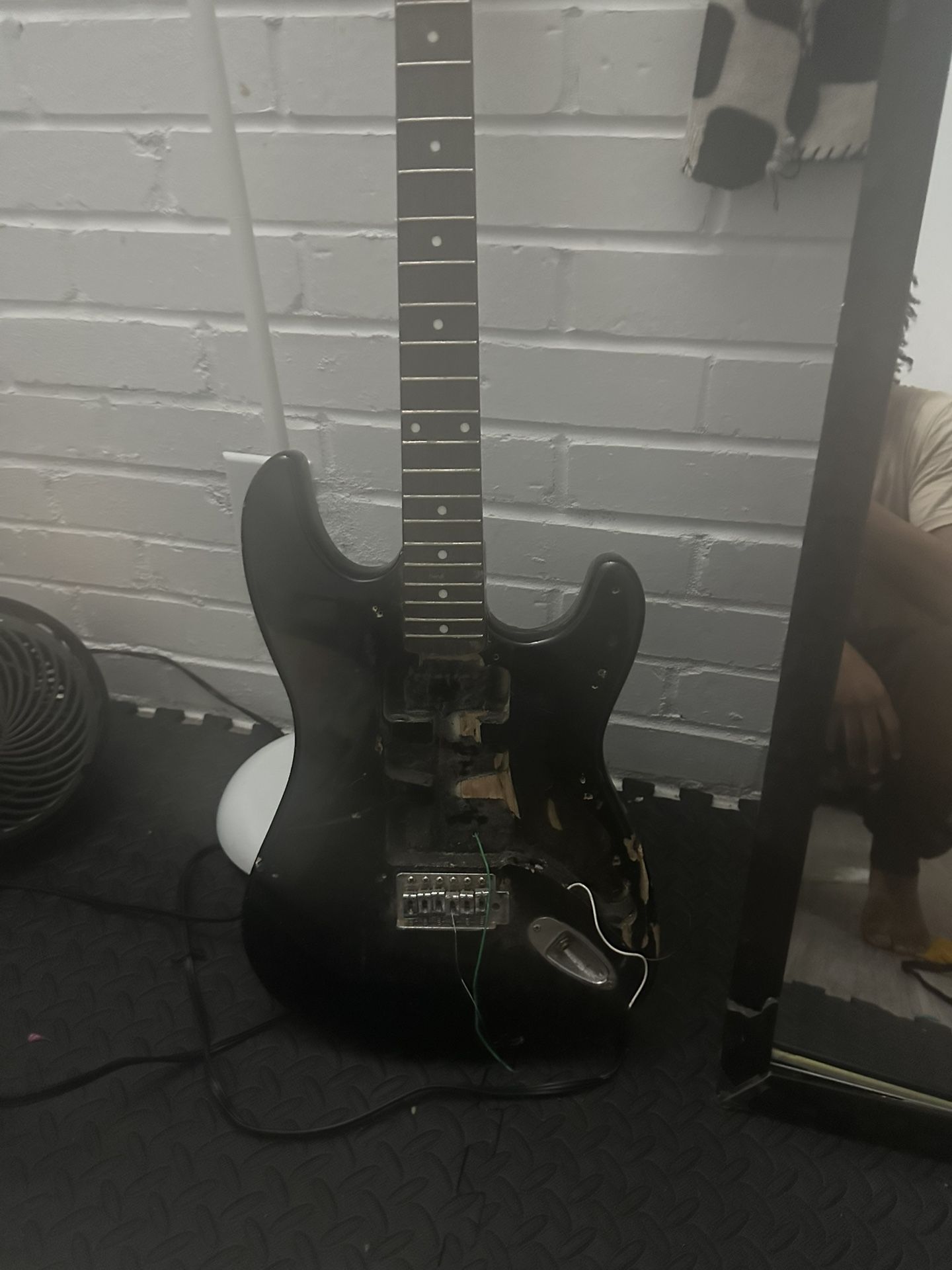 Electric Guitar 