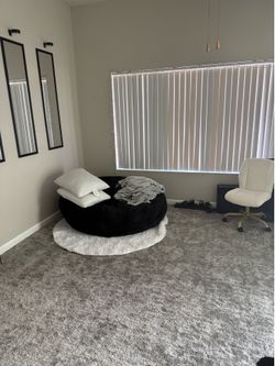 MOVING SALE (big items are in bio for pricing)