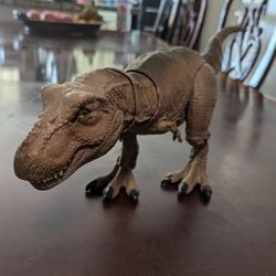 Jurassic World Epic Roarin' T-Rex Vibrates, Shakes And Roars