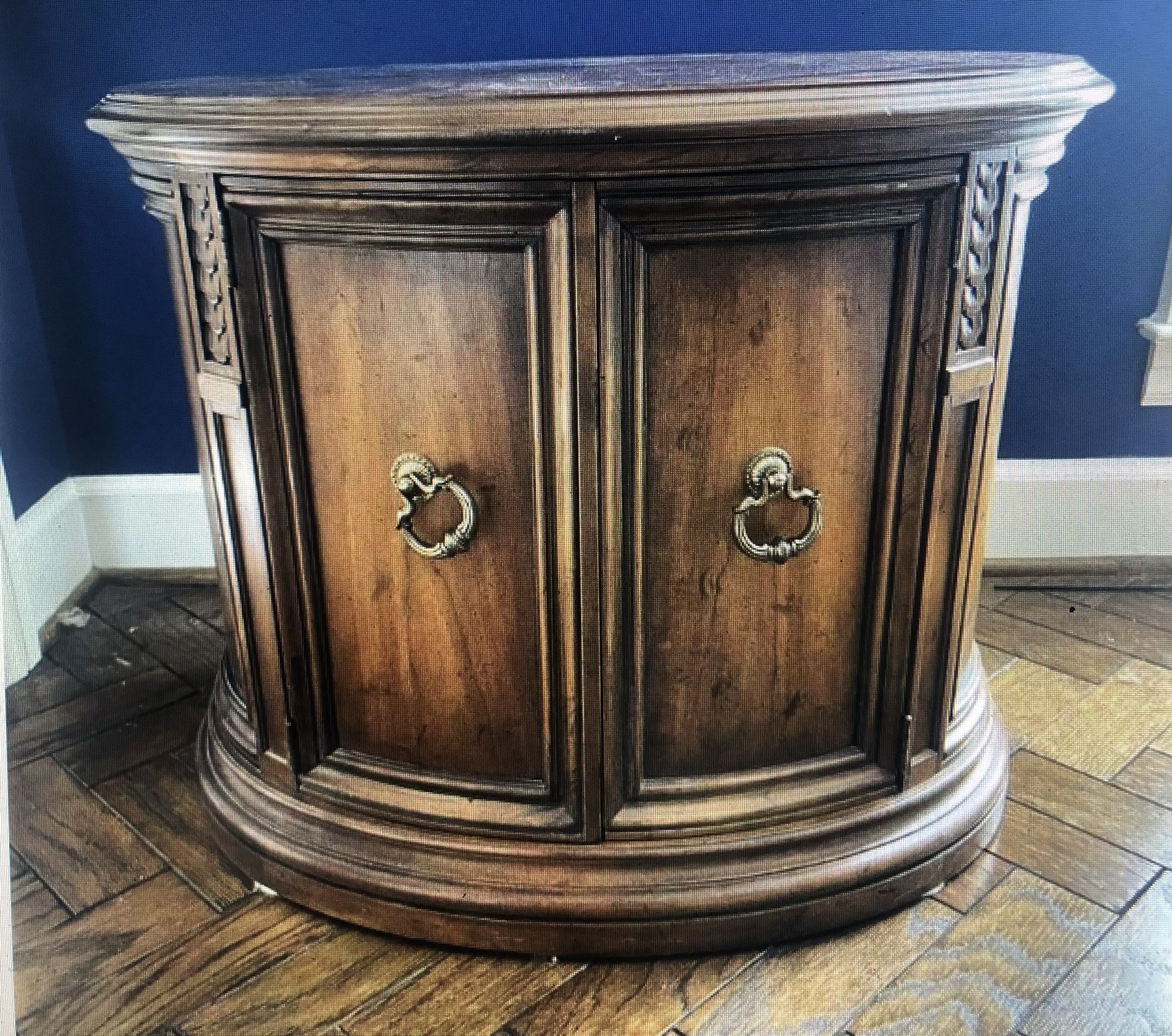 Drexel Heritage Mid Century Walnut Oval Drum End/ Side Table