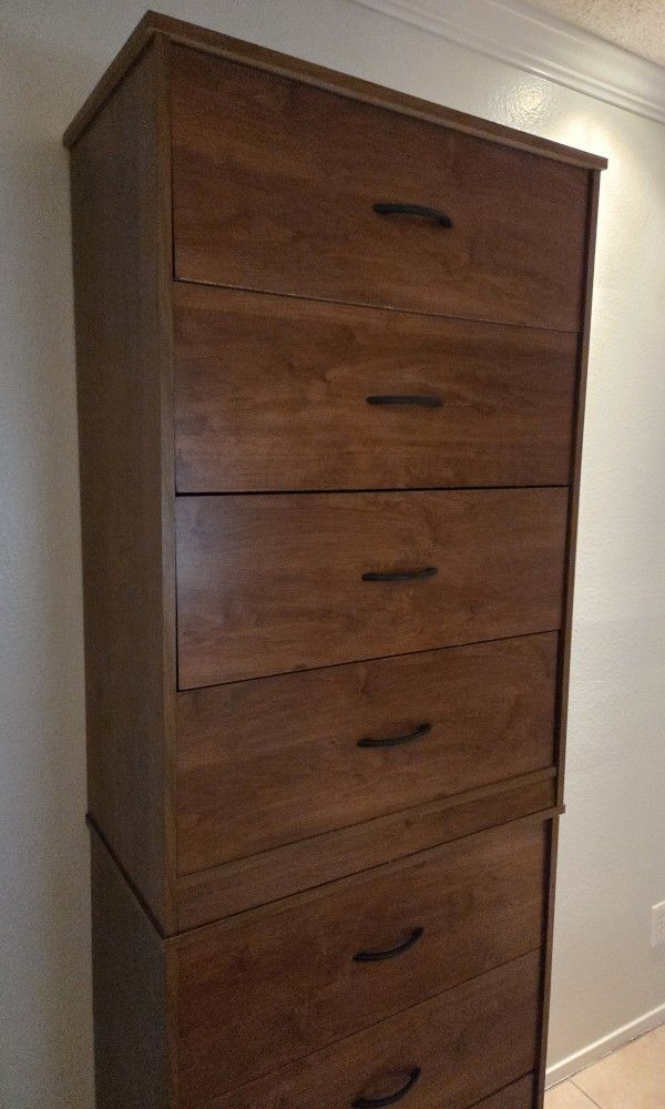 Two bedroom Dressers with 4 drawers, livingroom, Office, Storage Cabinet