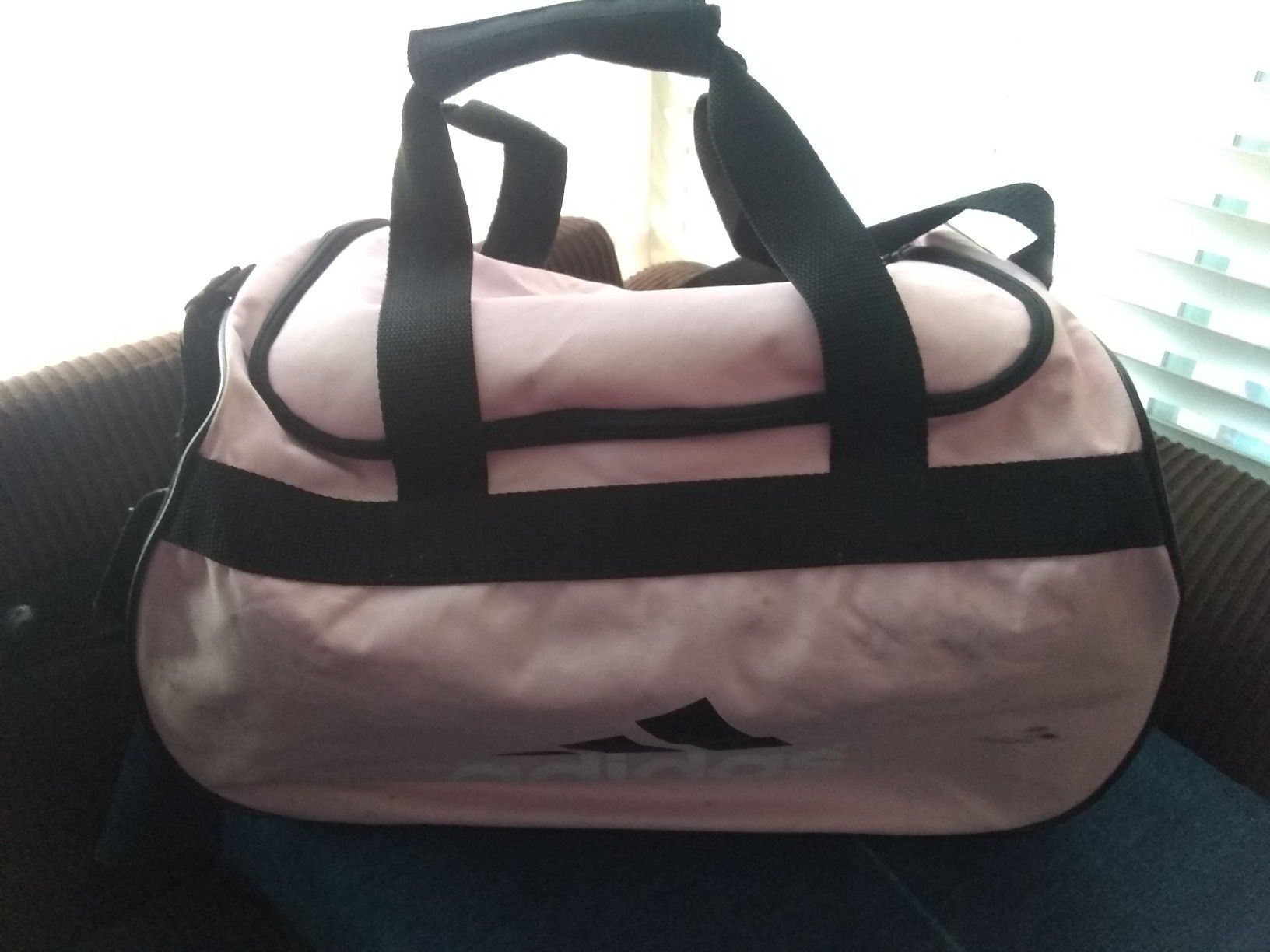 Adidas med pink duffle bag