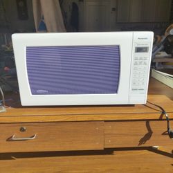 Panasonic The Genius Sensor 125w Microwave