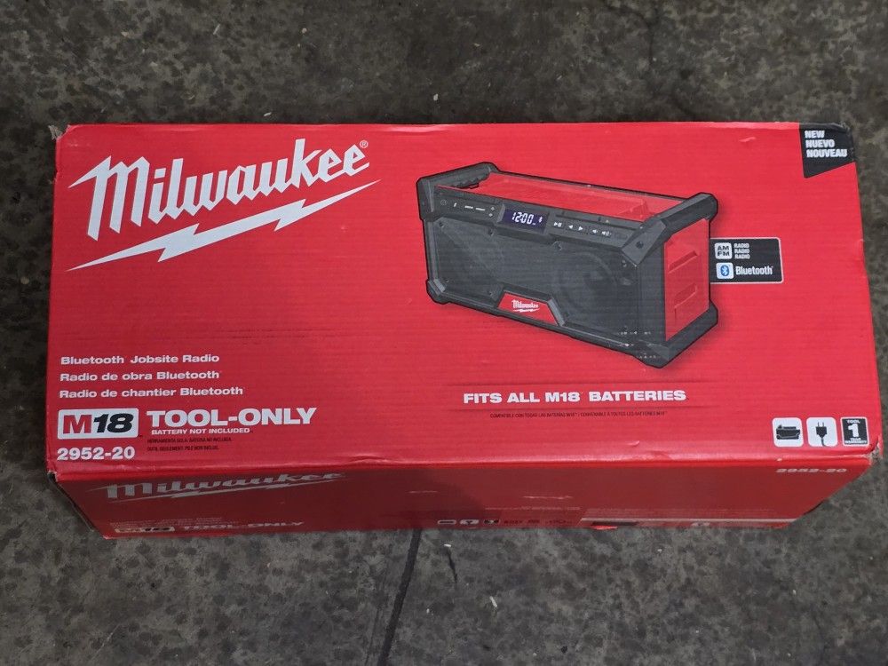 Milwaukee M18 Speaker And Battery