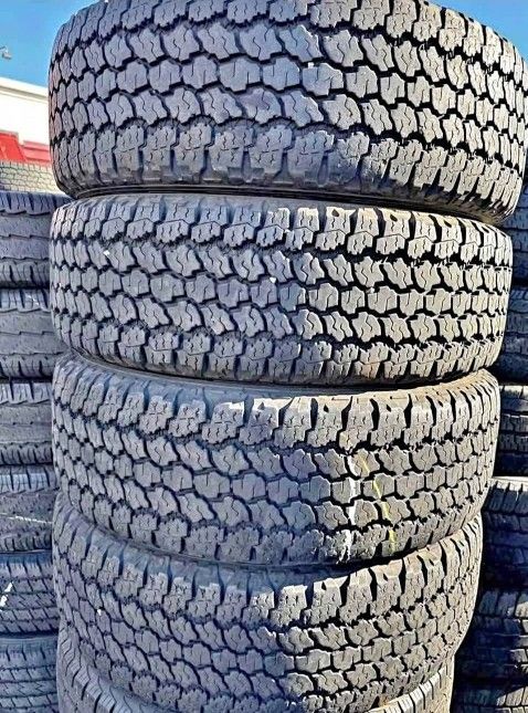 255 60 19 Goodyear Tires Con 80% De Vida Las 4tires 