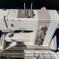 Bernina 930 Record Electronic Sewing Machine
