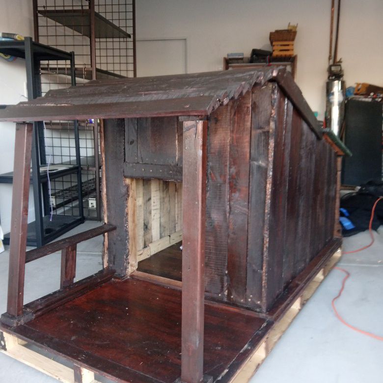 Custom made 'Old Saloon' Style dog house