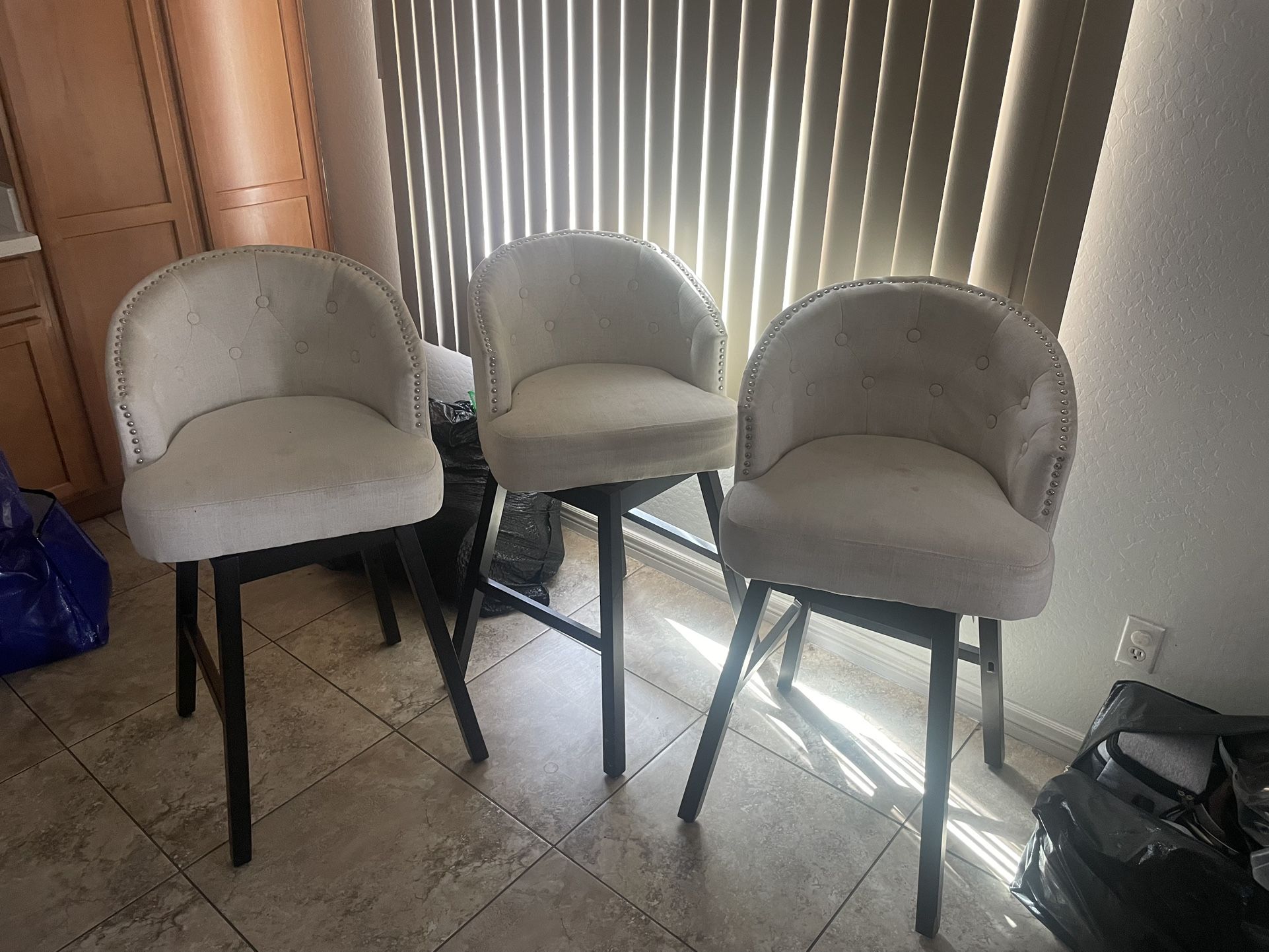 3 Bar stools
