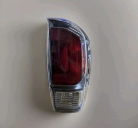 Toyota Tacoma Luz Trasera 17-18-19-20-21-22-23