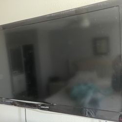 42inch TV With Mount 