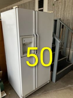 General Electric Side by Side Refrigerator 21 Cu Ft(dimensions:33" W 30" D 66" H