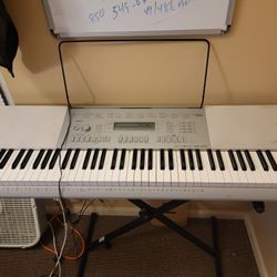 Casio WK225 Keyboard Synthesizer