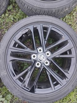 Toyota Camry rims and tires