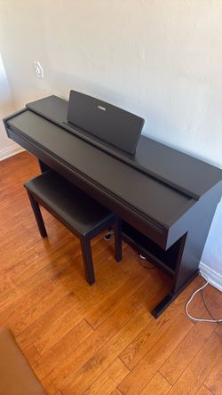 Yamaha Arius Series 88-Key Weighted Action Upright Digital Piano