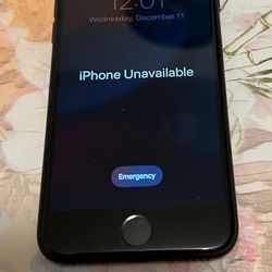 iPhone 7 32GB ( excellent condition cosmetic) locked  i don’t have a code.
