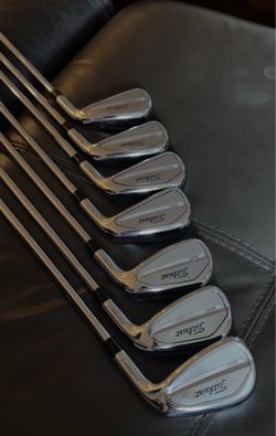 Titleist T200 4-PW Iron Set