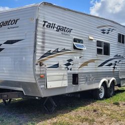 STORAGE TRAILER ($1,200) O.B.O. (NEEDS TO GO)