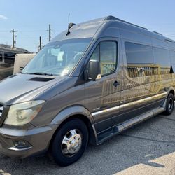 2014 roadtrek CS-Adventurous Sprinter Mercedes diesel 23ft must See