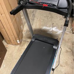 Wellfit 15 Incline Treadmill - New