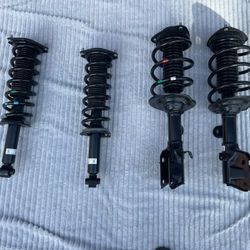 OEM Subaru Forester Complete Strut Assemblies (Front & Rear) – Fits 2019–2024 – ~5k Miles