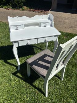 White Wood Writing Desk and Chair Set