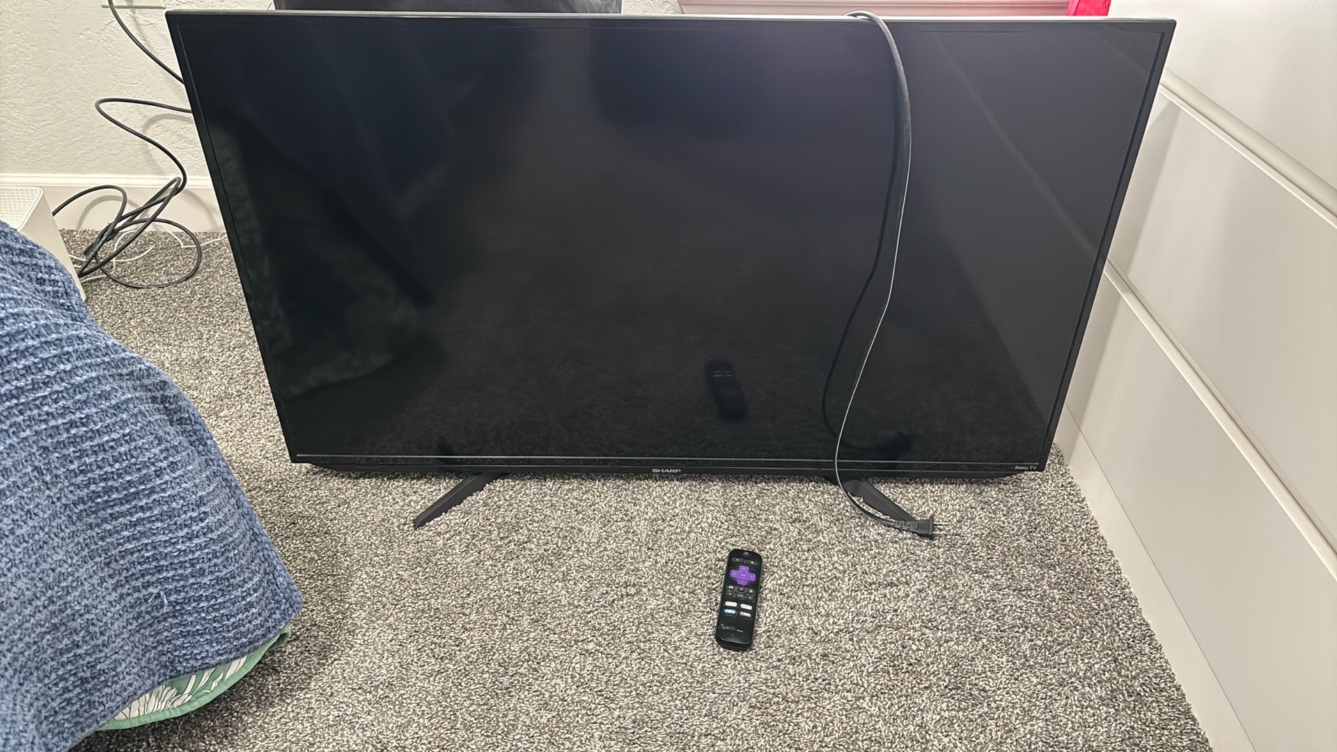 Sharp Roku TV 38 “ with Remote