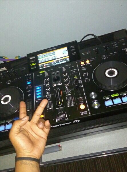 DJ controller XDJ-RX!