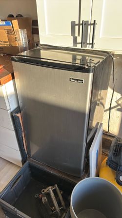 Small Fridge Magic Chef