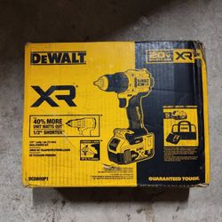 FREE BONUS BATTERY & BITS! NEW DEWALT 20V MAX XR Compact 1/2 in. Drill/Driver Kit WITH 5Ah Battery, Charger & Bag